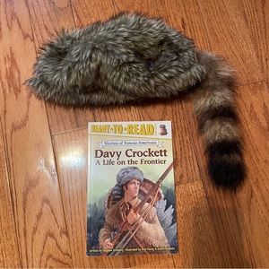 Davy Crockett book & hat